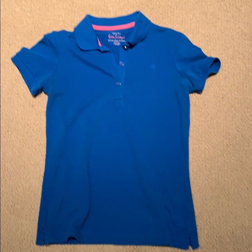 Three button polo. Buttons have pretty good detail